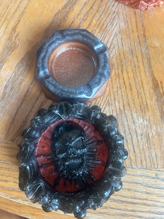 Custom Handmade Resin Skull Ashtrays